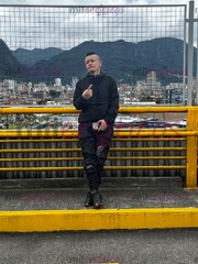 DISCRETO RESPETUOSO ATREVIDO ASEADO COMPLACIENTE SOLO MUJERES - FOTO 6