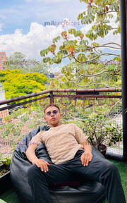 CHICO UNIVERSITARIO VERGON , NALGÓN , GARGANTA PROFUNDA Y CHUPA CULOS - FOTO 1