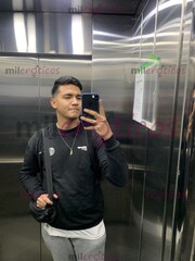 BOTTOM HOT YOUNG MAN FOR A LIMITED TIME IN THE CITY - FOTO 1