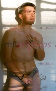 JOVEN CALIENTE CON 23 CENTÍMETROS DE PLACER QUE TE HARAN PISAR EL CIELO - FOTO 4