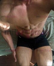 SOLO SOLVENTES MACHO MUSCULOSO POCOS DÍAS EN LA CIUDAD - FOTO 10