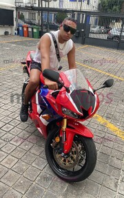 MACHO VENEZOLANO LLEGÓ A COMPLACERTE A TI Y A TU PAREJA CON MI VERGA LECHERA - FOTO 10