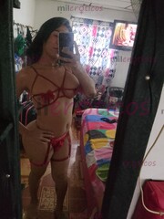 CHICA TRANS VERSÁTIL CON SENOS GRANDES Y COLA GRANDE ARDIENTE COMPLACIENTE - FOTO 1