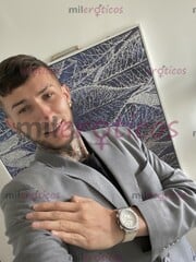 HOLA SOY THOMAS JOVEN DISEÑADOR GRÁFICO ALTO CUERPO ATLÉTICO OJOS CLAROS - FOTO 7