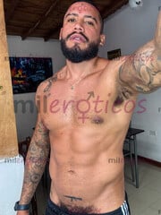 LATINO SERIO MUY MORBOSO EN LA CIUDAD DE MEDELLÍN - FOTO 5