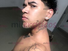 POLLO BISEXUAL CALIENTE Y MUY COMPLACIENTE CON BUENA VERGA - FOTO 5