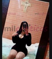 TENGO UNAS LINDAS PIERNAS QUÉ TE ENCANTARÁN APARTE DE MI VAGINA - FOTO 4