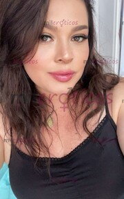 MADURITA CON UNA CARITA ANGELICAL TRATO DE NOVIOS BESOS REALES - FOTO 9