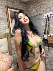 HERMOSÍSIMA TRANS CALIENTE CON UNAS CURVAS SUCULENTAS - FOTO 4