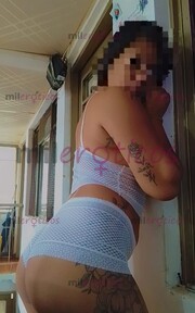 PIEL CANELA, BAJITA, SENSUAL Y LLENA DE FUEGO - FOTO 9