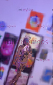 PEACH VIP, A SHINY, ALTERNATIVE TATTOO, WITH A SPLIT TONGUE - FOTO 10