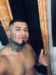 POLLO TATUADO MACHO BARONIL CON SITIO PRIVADO - FOTO 3