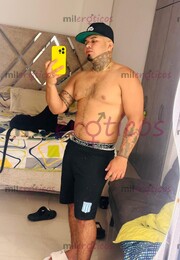 POLLO TATUADO MACHO BARONIL CON SITIO PRIVADO - FOTO 2