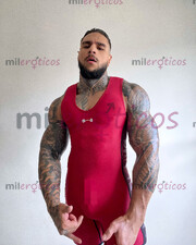 MUSCULOSO TATUADO VERGON DOMINANTE BARBADO DISPUESTO A CUMPLIR TUS FANTASÍAS - FOTO 1