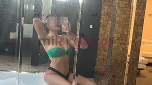 FLAQUITA HERMOSA SABROSA Y CACHONDA EN LA CAMA - FOTO 8