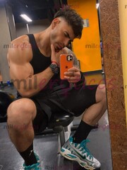 DE VISITA EN LA CIUDAD. ALESSANDRO MORBOSO Y CACHONDO - FOTO 8