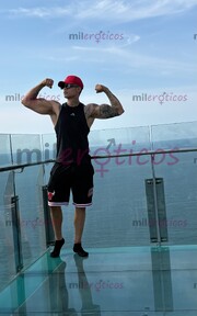 MACHO CALIENTE MORBOSO,BRASOS GRANDES Y VERGA LECHERA - FOTO 5