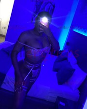 CHIQUITA , BONITA , CULONA ,VERGUDA CON MUCHA LECHE. .DISPONIBLE CON LUGAR . - FOTO 2