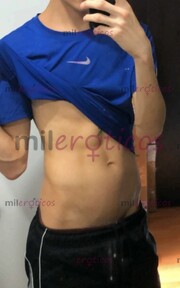 FLAQUITO ALTO CARISMÁTICO CON SUS SEXYS MOVIMIENTOS - FOTO 1