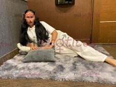 FISIOTERAPEUTA PROFESIONAL HACIENDO MASAJES CON FINAL FELIZ - FOTO 8