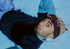 JOVEN LATINO VENEZOLANO. DELGADO MARCADO Y CON ACTITUD - FOTO 1