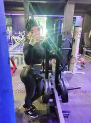 SEXI MUJER TRANS CON UN RICO CARAMELO PARA QUE LO CHUPES HASTA SACARLE LA LECHIT - FOTO 4