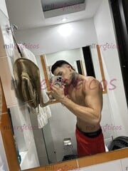 HEY , JOVEN TATUADO ATLÉTICO LISTO PARA COMPLACERLO - FOTO 3