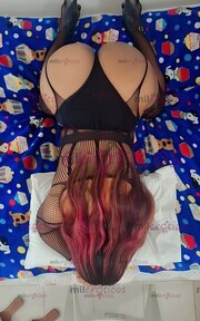 LA REYNA DE LAS FIESTAS CHICA SUPER FIESTERA Y CALIENTE CON VERGA LECHERA - FOTO 3