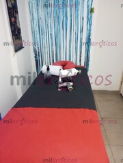 CON DOS SR MADURAS CORPORAL CUATRO MANOS CON ACEITE EN TODO TU CUERPO - FOTO 3