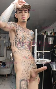 FLACO ACTIVO BLANCO TATUADO MORBOSO CON SITIO - FOTO 7