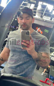 MORENO VERGON DISCRETO CON 19 CM DE VERGA. MUY DISCRETO Y LISTO PARA COMPLACER - FOTO 1