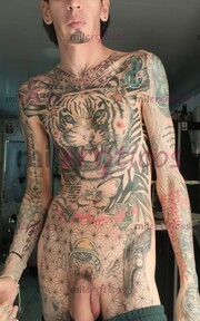 FLACO ACTIVO BLANCO TATUADO MORBOSO CON SITIO - FOTO 7