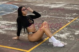 BIEN PUTA BIEN SEXI Y MUY CACHONDA EN LA CAMA - FOTO 5