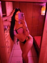 TU HERMOSA PELINEGRA CON PUSSY PERFORADO ESTRECHITA Y SUPER CALIENTE - FOTO 2