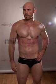 GUAPO EXCLUSIVO VERS. PASIVO DISPUESTO A COMPLACERTE - FOTO 4