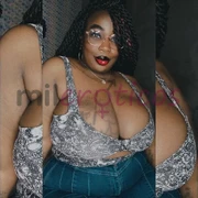 HERMOSA MUJER DE TALLA GRANDE DISPUESTA A DARTE UN MOMENTO AGRADABLE - FOTO 4