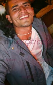 CHICO VERSÁTIL CALIENTE CON GANAS DE VERGA Y CULO - FOTO 5