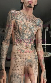 FLACO ACTIVO BLANCO TATUADO MORBOSO CON SITIO - FOTO 7