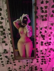 BRIANNA JUGUETONA DE HERMOSO CUERPO, FIRME CON UNAS RICAS NALGUITAS REDONDAS - FOTO 3