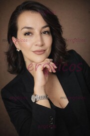 HERMOSA DAMA MUY SENSUAL LISTA PARA HACERTE UN DELICIOSO MASAJE PARA EL ESTRES - FOTO 8