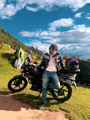 HAGO LO QUE TU QUIERAS CON TODA LA DISCRECIÓN DEL MUNDO - FOTO 2