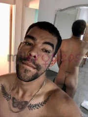 CHICO GUAPO SERIO MIDO 1.93 ESBELTO Y COMPLACIENTE - FOTO 1