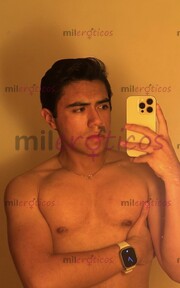 CHICO UNIVERSITARIO COMPLACIENTE Y CARIÑOSO - FOTO 3