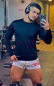 CHICO JOVEN, MODELO, ACTIVO DOMINANTE DISCRETO - FOTO 4