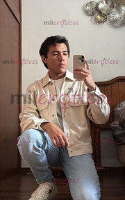CHICO UNIVERSITARIO COMPLACIENTE Y CARIÑOSO - FOTO 5