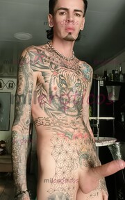 FLACO ACTIVO TATUADO BLANCO VERGON SERIO RESERVADO - FOTO 1