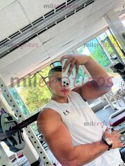 HOMBRE MUSCULOSO MARCADO Y JOVEN CON 21 CENTÍMETROS - FOTO 9