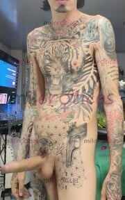 FLACO ACTIVO BLANCO TATUADO MORBOSO CON SITIO - FOTO 4