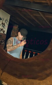 JOVEN SERIO RESERVADO VELLUDO Y COMPLACIENTE DISCRETO VERSÁTIL - FOTO 3