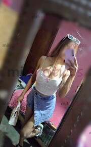 FLAQUITA ACUERPADA LISTA PARA DARTE UNA CITA DE INTENSIDAD Y PLACER - FOTO 10